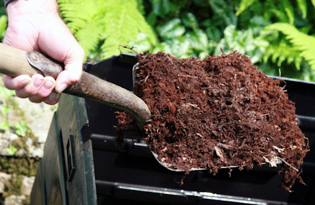 mulching garden soil